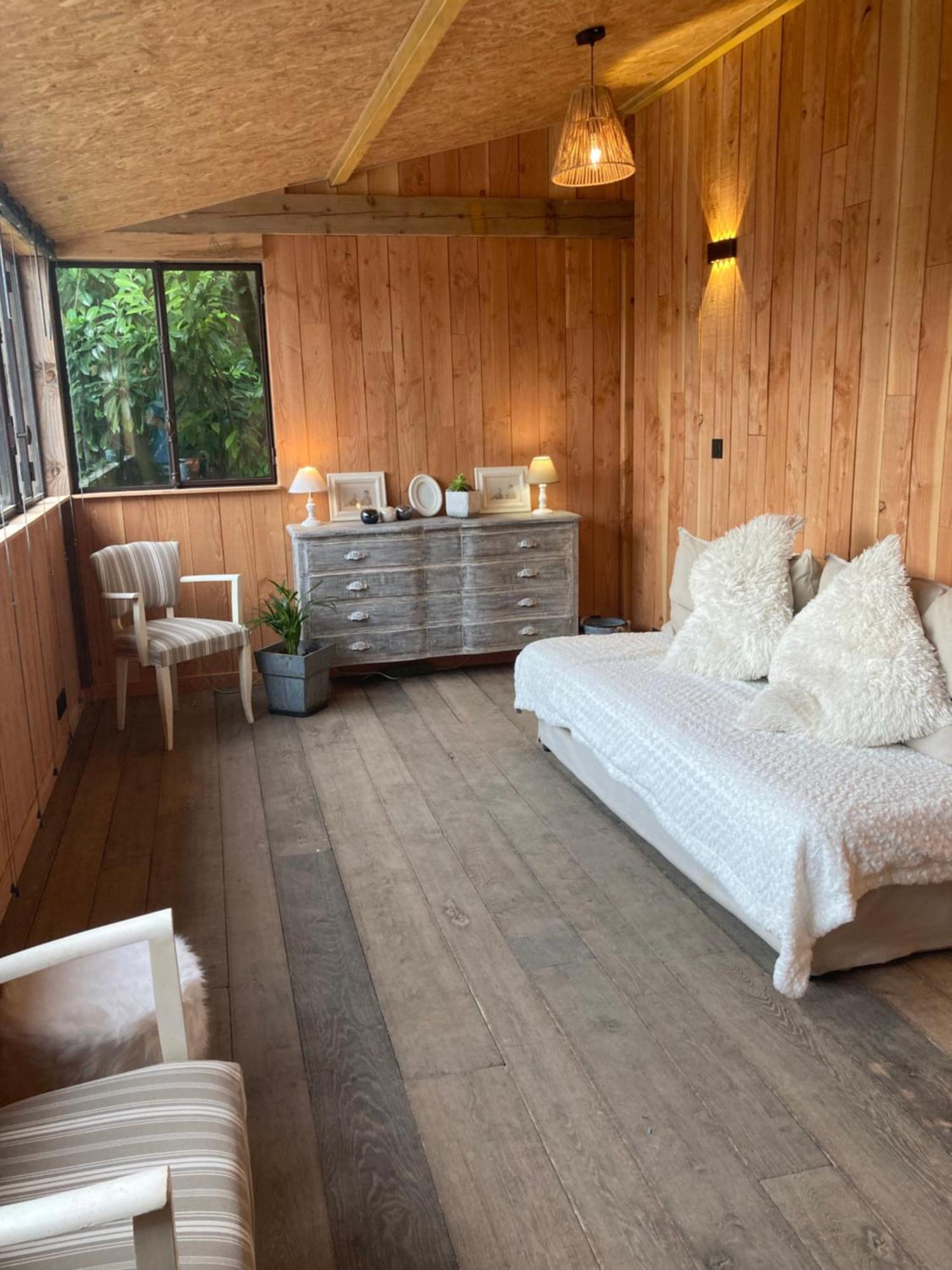 Bed and Breakfast Pierres Et Jardins Senlis  Exterior foto
