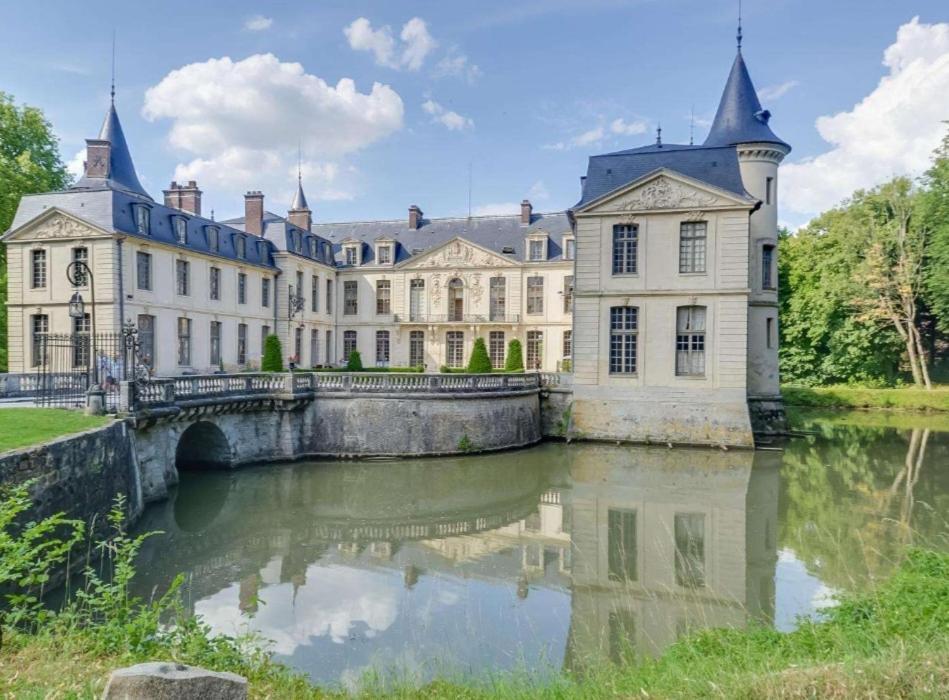 Bed and Breakfast Pierres Et Jardins Senlis  Exterior foto