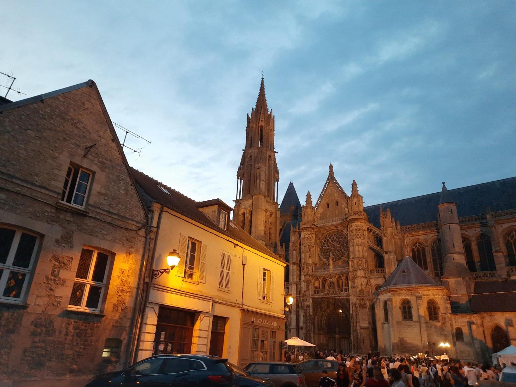 Bed and Breakfast Pierres Et Jardins Senlis  Exterior foto
